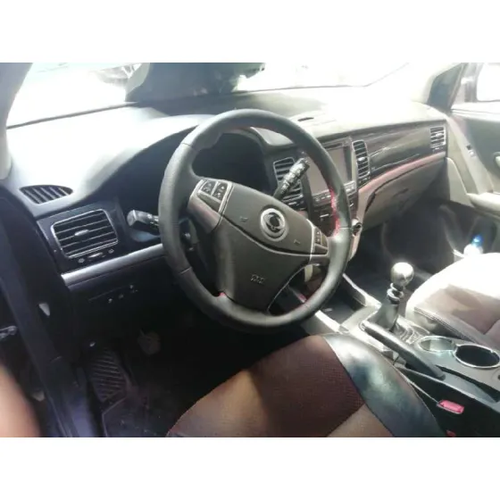 SSANGYONG KORANDO '2013 LIMITED 4X2 NEGRO