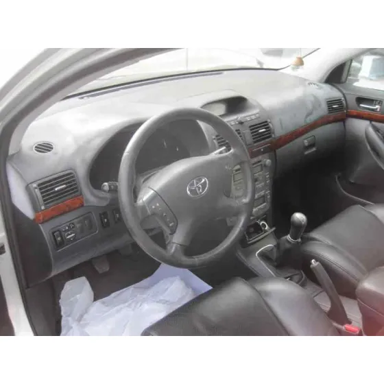 TOYOTA AVENSIS BERLINA (T25) '2004 2.0 D4-D EXECUTIVE BERLINA (5-PTAS.) PLATA