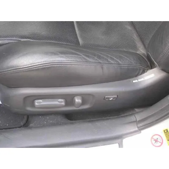 TOYOTA AVENSIS BERLINA (T25) '2004 2.0 D4-D EXECUTIVE BERLINA (5-PTAS.) PLATA