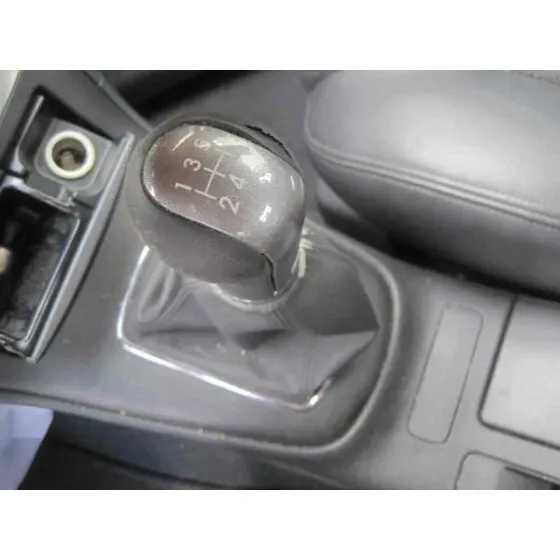 TOYOTA AVENSIS BERLINA (T25) '2004 2.0 D4-D EXECUTIVE BERLINA (5-PTAS.) PLATA