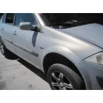 RENAULT MEGANE II CLASSIC BERLINA RENAULT MEGANE II CLASSIC BERLINA '2004 CONFORT AUTHENTIQUE PLATA 2003