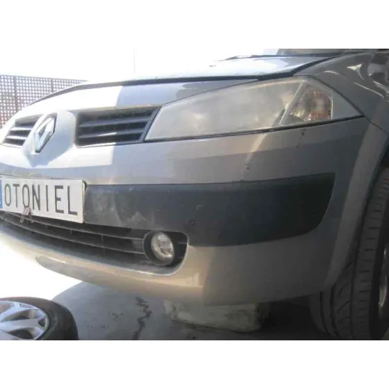 RENAULT MEGANE II CLASSIC BERLINA '2004 CONFORT AUTHENTIQUE PLATA