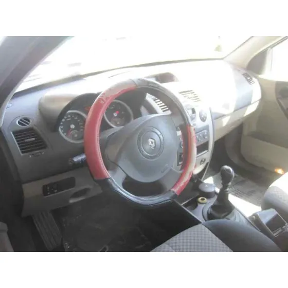 RENAULT MEGANE II CLASSIC BERLINA '2004 CONFORT AUTHENTIQUE PLATA