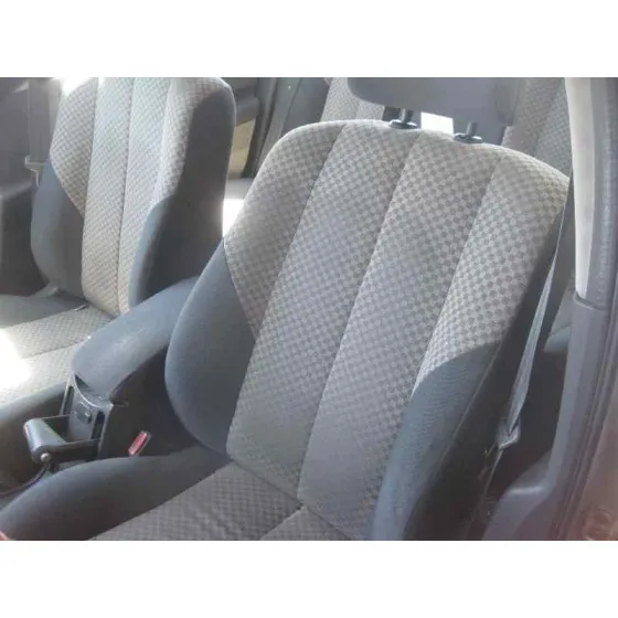 RENAULT MEGANE II CLASSIC BERLINA '2004 CONFORT AUTHENTIQUE PLATA