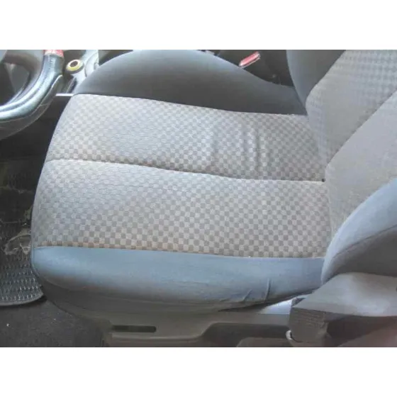RENAULT MEGANE II CLASSIC BERLINA '2004 CONFORT AUTHENTIQUE PLATA