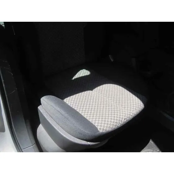 RENAULT MEGANE II CLASSIC BERLINA '2004 CONFORT AUTHENTIQUE PLATA