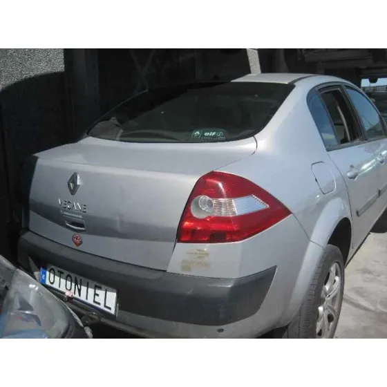 RENAULT MEGANE II CLASSIC BERLINA '2004 CONFORT AUTHENTIQUE PLATA
