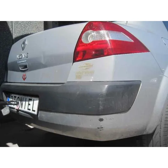 RENAULT MEGANE II CLASSIC BERLINA '2004 CONFORT AUTHENTIQUE PLATA