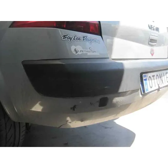 RENAULT MEGANE II CLASSIC BERLINA '2004 CONFORT AUTHENTIQUE PLATA