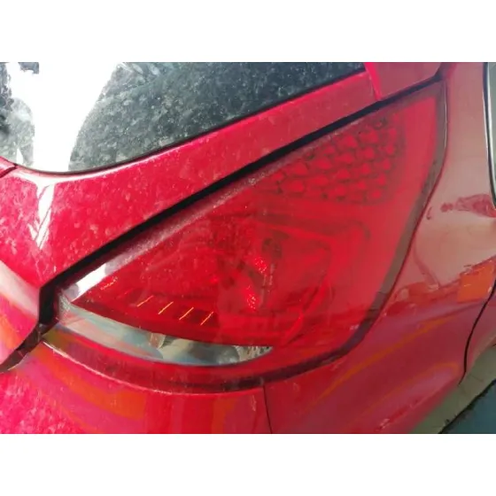 FORD FIESTA (CB1) '2010 TREND ROJO