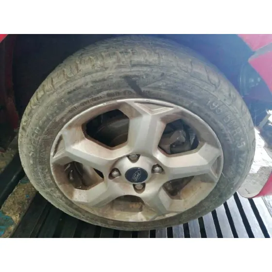FORD FIESTA (CB1) '2010 TREND ROJO