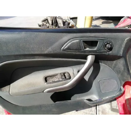 FORD FIESTA (CB1) '2010 TREND ROJO