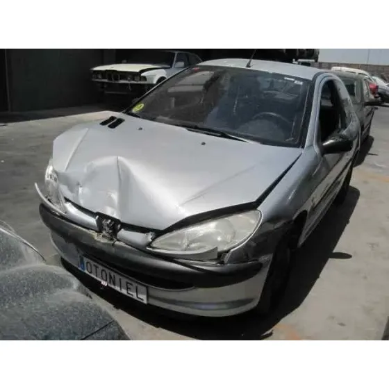 PEUGEOT 206 BERLINA '2002 XR GRIS