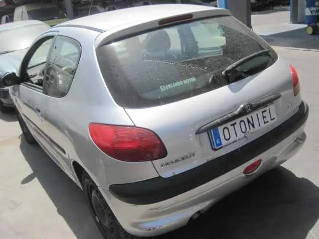 PEUGEOT 206 BERLINA '2002 XR GRIS
