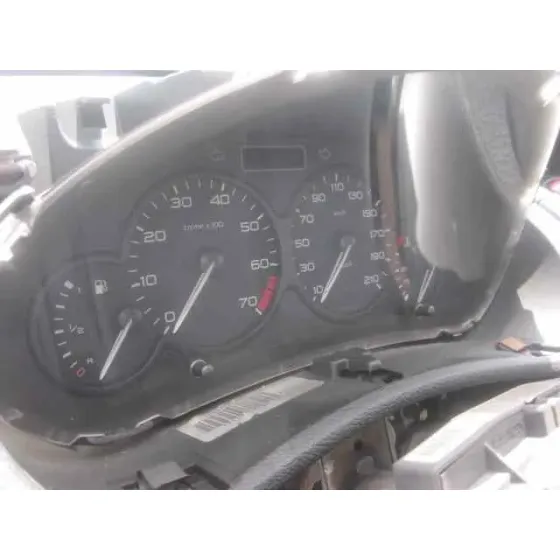 PEUGEOT 206 BERLINA '2002 XR GRIS