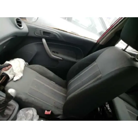 FORD FIESTA (CB1) '2009 GHIA ROJO