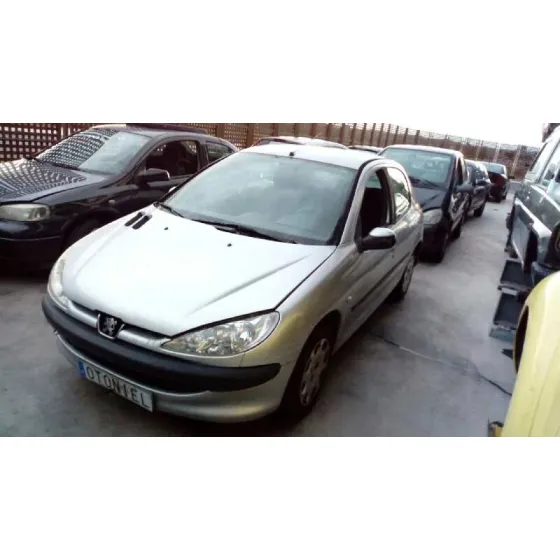 PEUGEOT 206 BERLINA '2005 X-LINE PLATA
