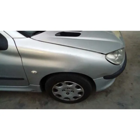 PEUGEOT 206 BERLINA '2005 X-LINE PLATA