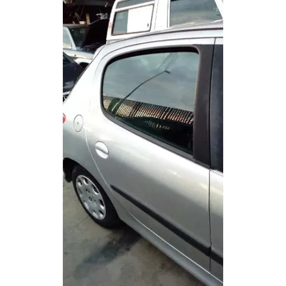 PEUGEOT 206 BERLINA '2005 X-LINE PLATA