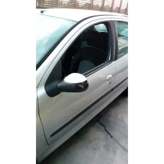 PEUGEOT 206 BERLINA '2005 X-LINE PLATA