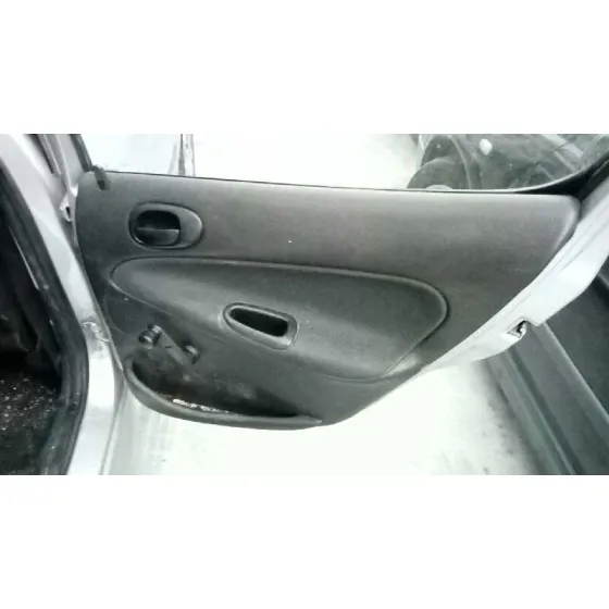 PEUGEOT 206 BERLINA '2005 X-LINE PLATA