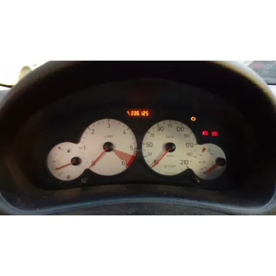 PEUGEOT 206 BERLINA '2005 X-LINE PLATA