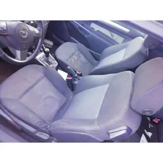 OPEL ASTRA GTC '2006 COSMO NEGRO