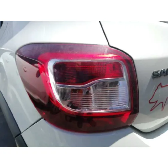 DACIA SANDERO '2016 LAUREATE BLANCO