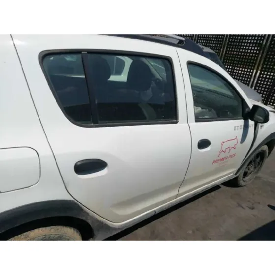 DACIA SANDERO '2016 LAUREATE BLANCO