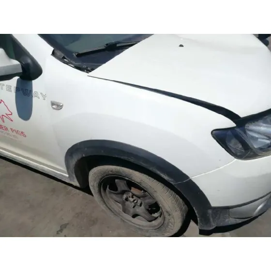 DACIA SANDERO '2016 LAUREATE BLANCO