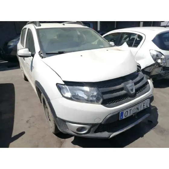 DACIA SANDERO '2016 LAUREATE BLANCO