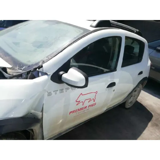 DACIA SANDERO '2016 LAUREATE BLANCO