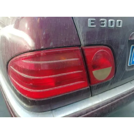 MERCEDES CLASE E (W210) BERLINA DIESEL '1997 300 DIESEL (210.020) GRANATE