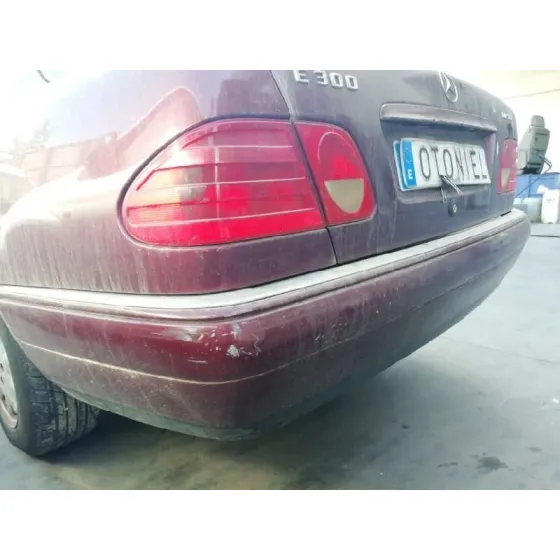 MERCEDES CLASE E (W210) BERLINA DIESEL '1997 300 DIESEL (210.020) GRANATE