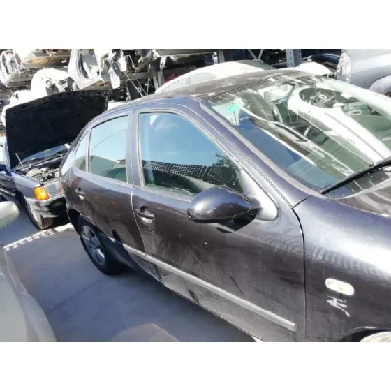 SEAT LEON (1M1) '2005 STELLA NEGRO
