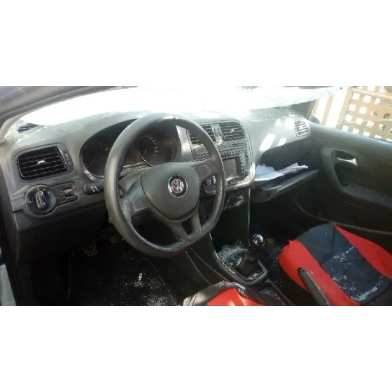 VOLKSWAGEN POLO (6C1) '2015 EDITION BLUEMOTION PLATA