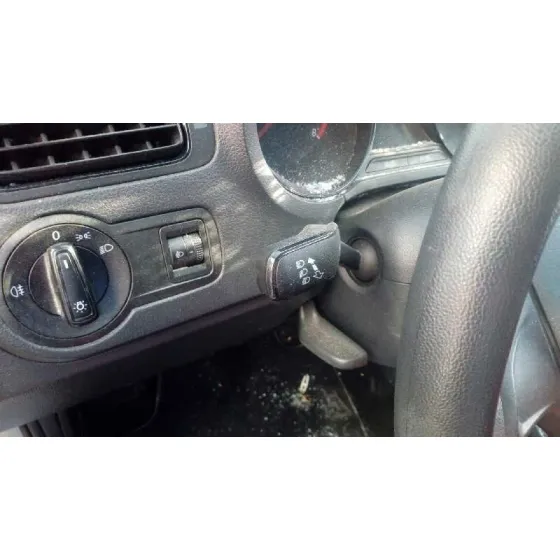 VOLKSWAGEN POLO (6C1) '2015 EDITION BLUEMOTION PLATA