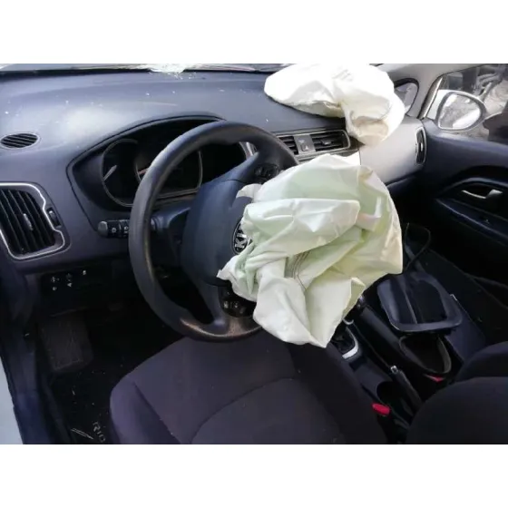 KIA RIO '2015 BASIC BLANCO