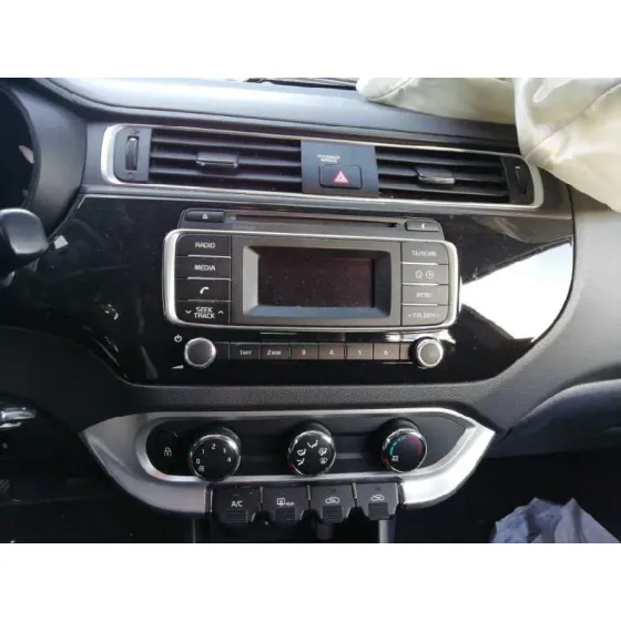 KIA RIO '2015 BASIC BLANCO