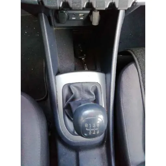 KIA RIO '2015 BASIC BLANCO