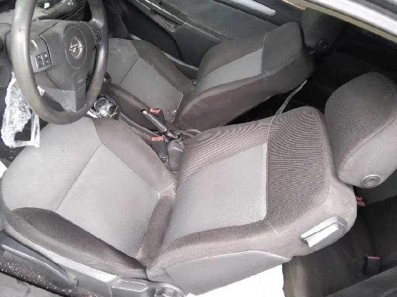 OPEL ASTRA GTC '2005 COSMO GRIS