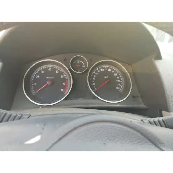 OPEL ASTRA GTC '2007 1.6 16V NEGRO