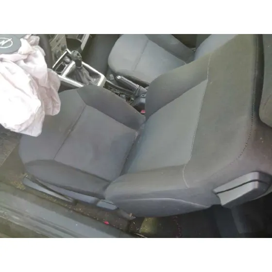 OPEL ASTRA GTC '2007 1.6 16V NEGRO