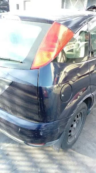 FORD FOCUS BERLINA (CAK) FORD FOCUS BERLINA (CAK) '2000 TREND AZUL 1998
