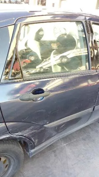 FORD FOCUS BERLINA (CAK) '2000 TREND AZUL