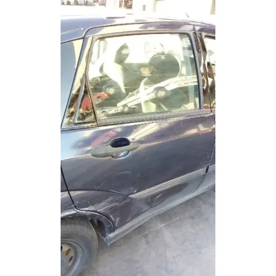 FORD FOCUS BERLINA (CAK) '2000 TREND AZUL