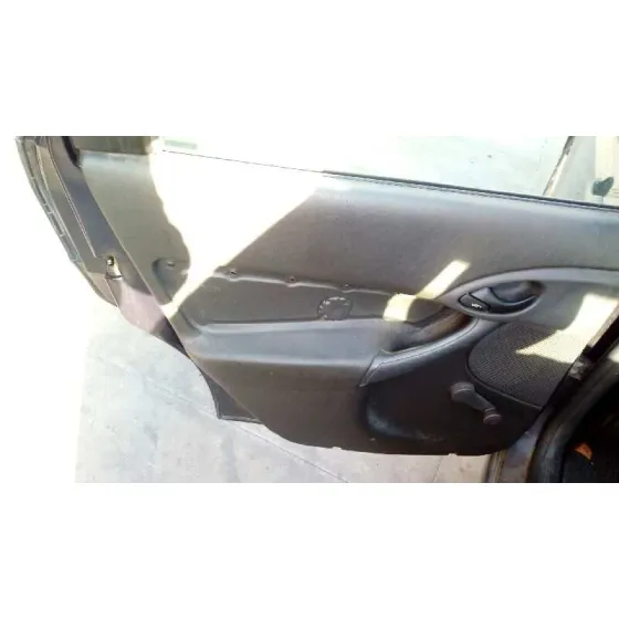 FORD FOCUS BERLINA (CAK) '2000 TREND AZUL