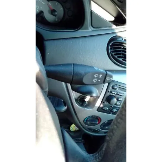 FORD FOCUS BERLINA (CAK) '2000 TREND AZUL