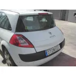 RENAULT MEGANE II BERLINA 3P RENAULT MEGANE II BERLINA 3P '2005 CONFORT DYNAMIQUE BLANCO 2002