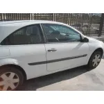 RENAULT MEGANE II BERLINA 3P RENAULT MEGANE II BERLINA 3P '2005 CONFORT DYNAMIQUE BLANCO 2002